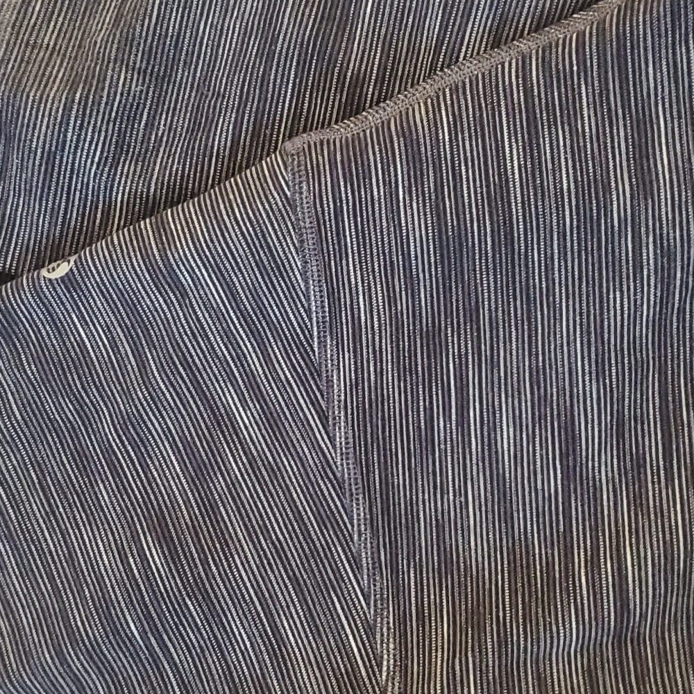 SOLD Sz 8 Lululemon 28" Align Pant Leggings. EUC. - Picture 5 of 8